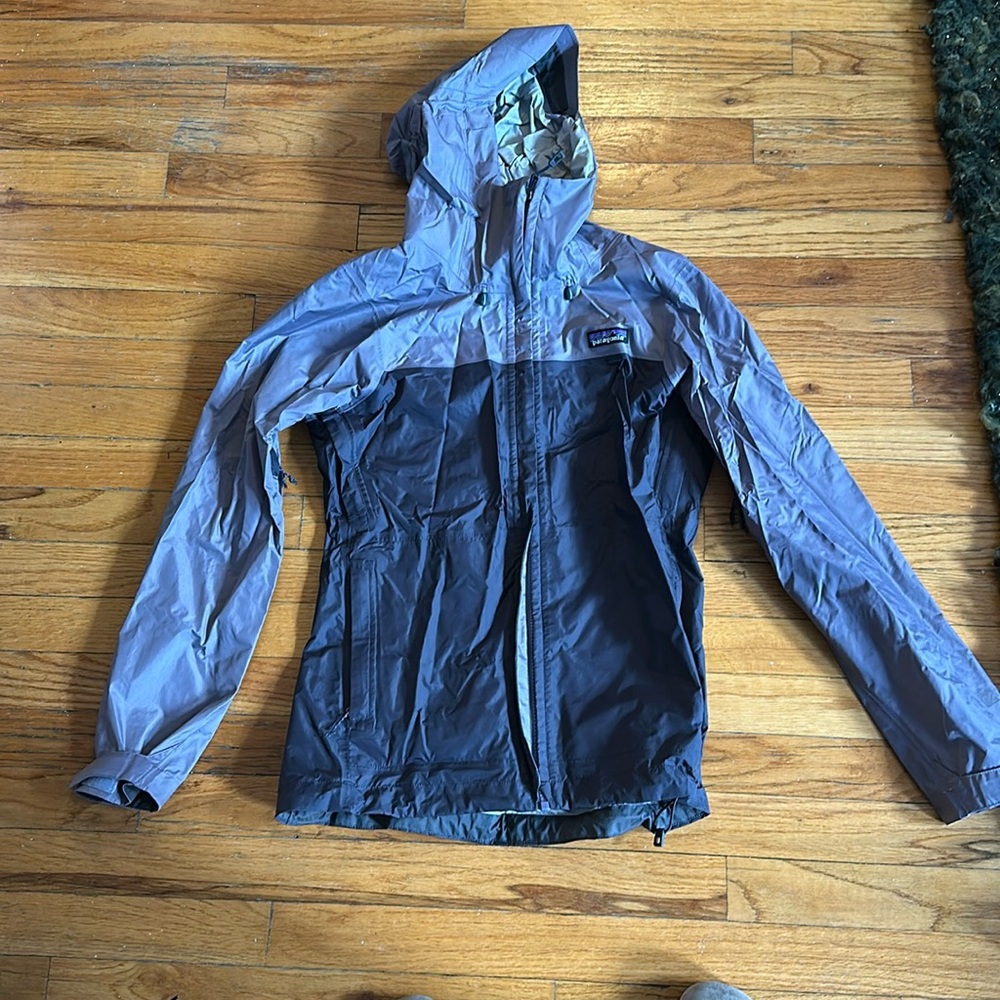 Color blocked rain jacket